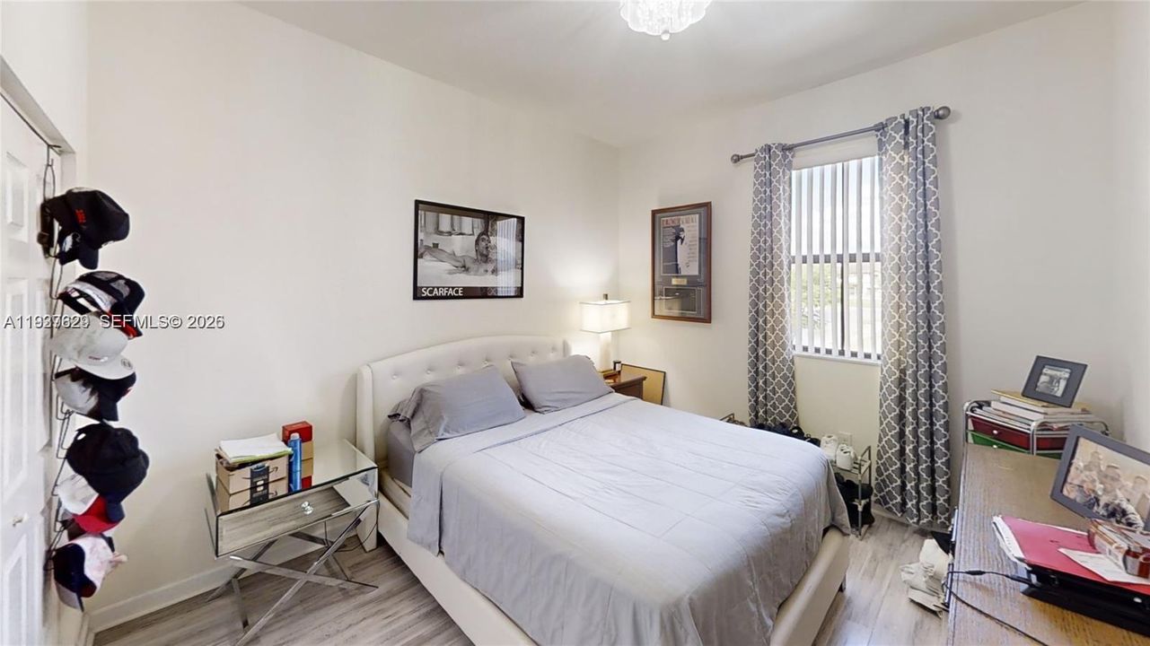 For Sale: $599,999 (3 beds, 2 baths, 1938 Square Feet)