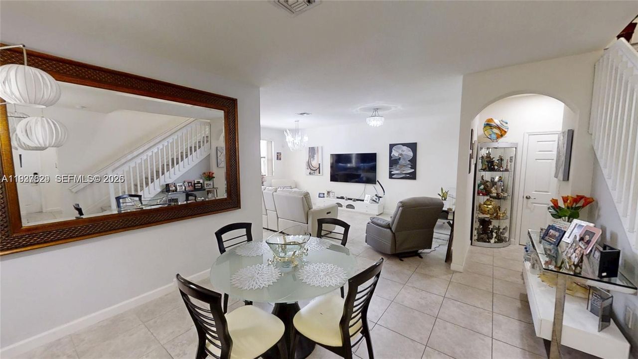 For Sale: $599,999 (3 beds, 2 baths, 1938 Square Feet)