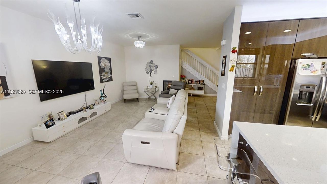 For Sale: $599,999 (3 beds, 2 baths, 1938 Square Feet)