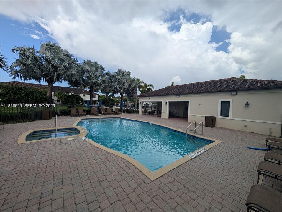 For Sale: $599,999 (3 beds, 2 baths, 1938 Square Feet)