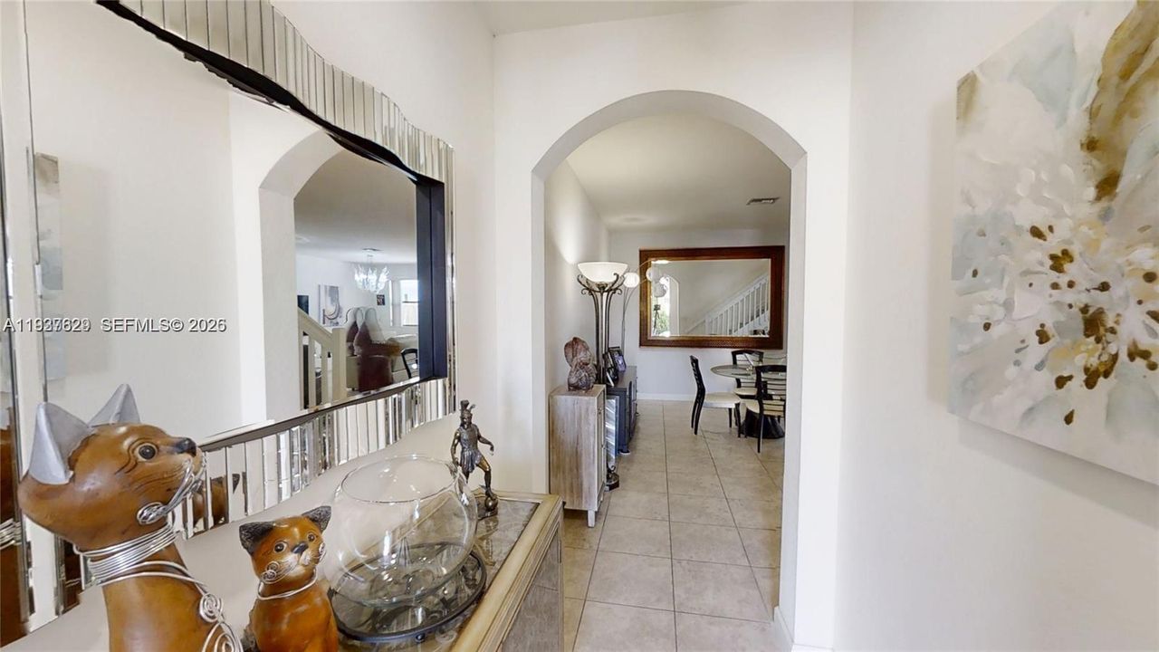 For Sale: $599,999 (3 beds, 2 baths, 1938 Square Feet)