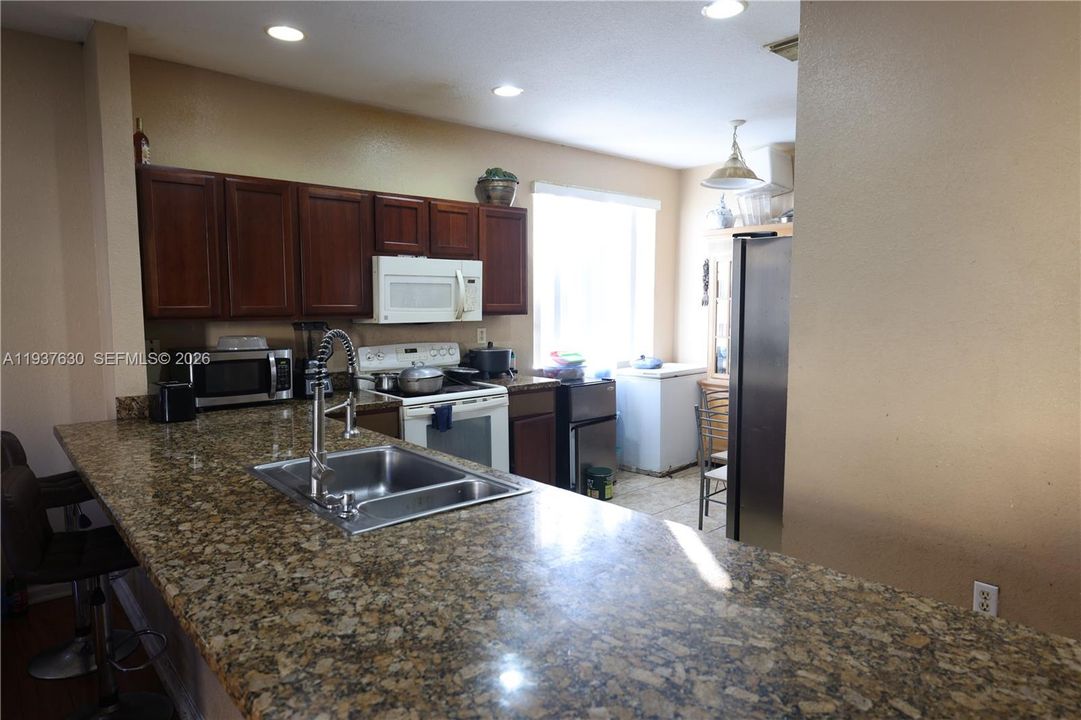 For Sale: $550,000 (4 beds, 2 baths, 1865 Square Feet)