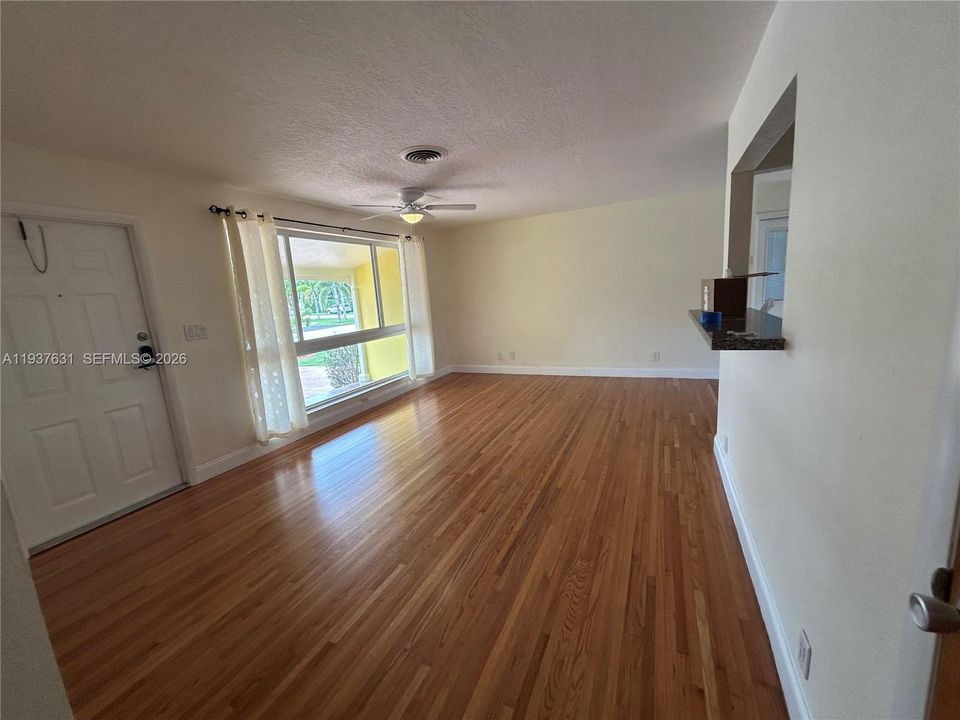 For Rent: $3,300 (3 beds, 2 baths, 1232 Square Feet)