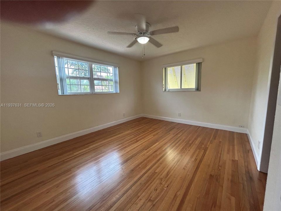 For Rent: $3,300 (3 beds, 2 baths, 1232 Square Feet)