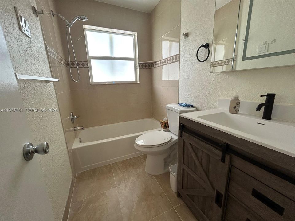 For Rent: $3,300 (3 beds, 2 baths, 1232 Square Feet)