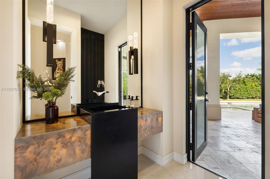 En Venta: $3,500,000 (4 camas, 4 baños, 4484 Pies cuadrados)