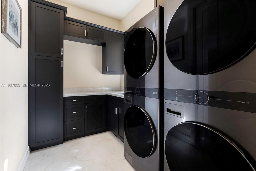 En Venta: $3,500,000 (4 camas, 4 baños, 4484 Pies cuadrados)