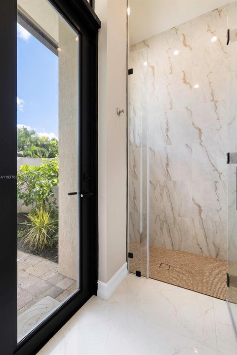 En Venta: $3,500,000 (4 camas, 4 baños, 4484 Pies cuadrados)