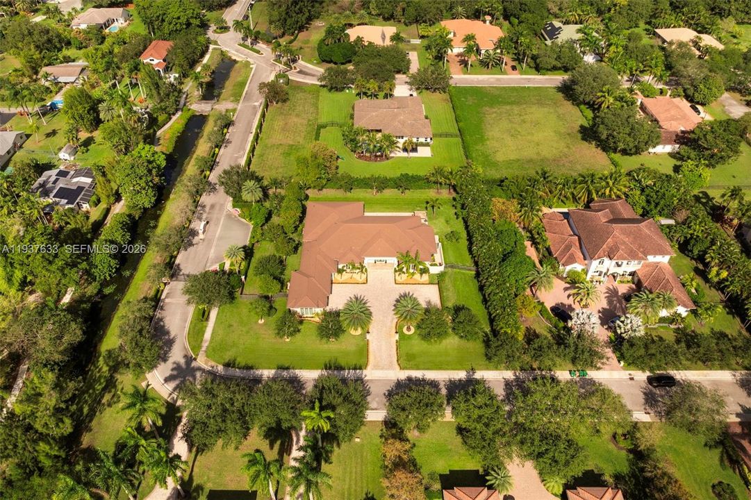 En Venta: $3,500,000 (4 camas, 4 baños, 4484 Pies cuadrados)