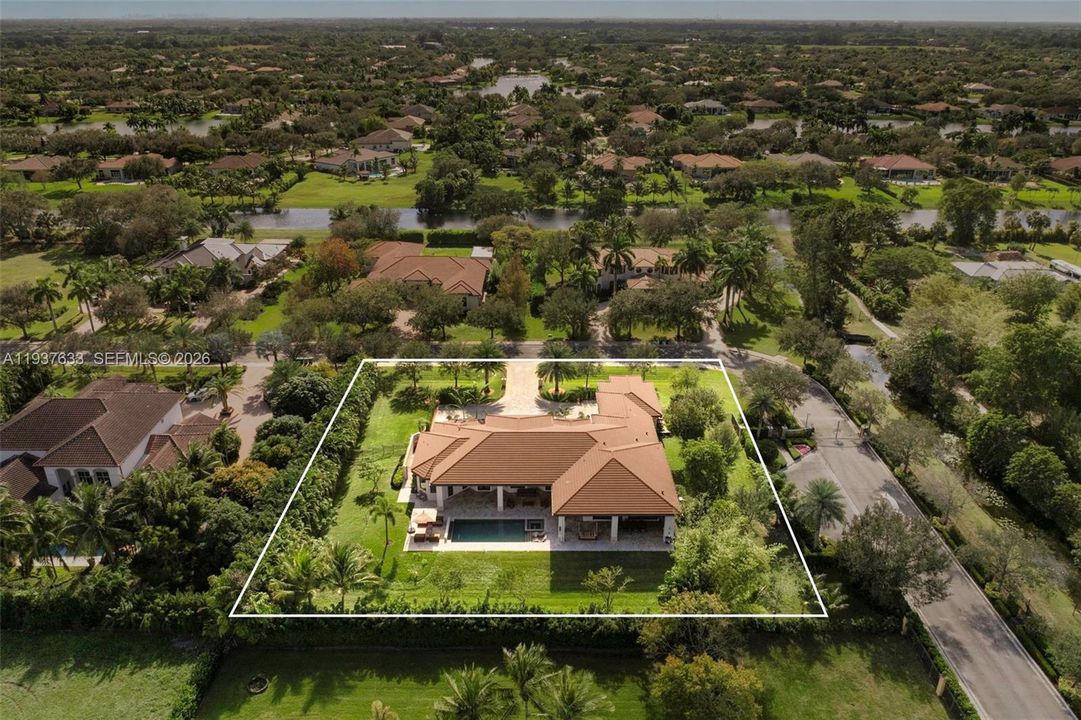 En Venta: $3,500,000 (4 camas, 4 baños, 4484 Pies cuadrados)