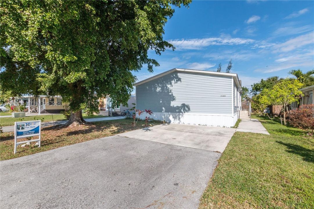 En Venta: $299,000 (3 camas, 2 baños, 1248 Pies cuadrados)