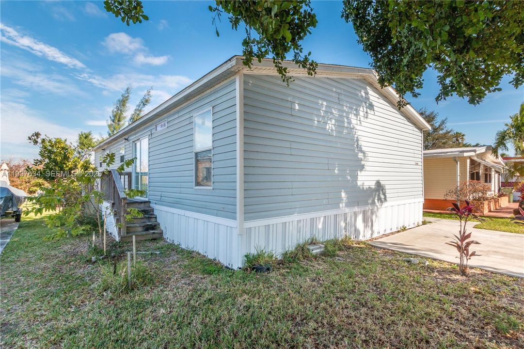 En Venta: $299,000 (3 camas, 2 baños, 1248 Pies cuadrados)