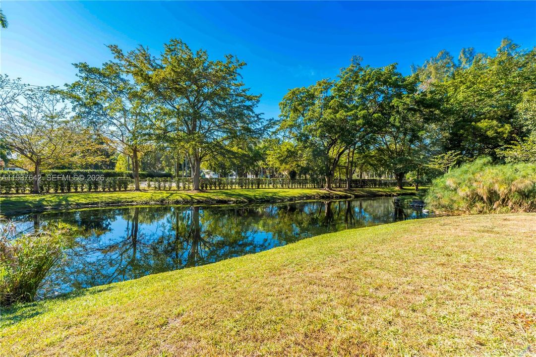 Vendido Recientemente: $3,500,000 (5 camas, 4 baños, 3524 Pies cuadrados)