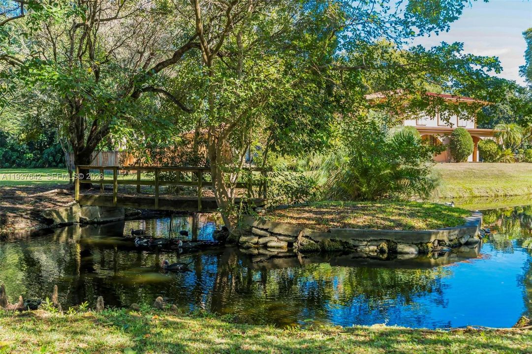 Vendido Recientemente: $3,500,000 (5 camas, 4 baños, 3524 Pies cuadrados)