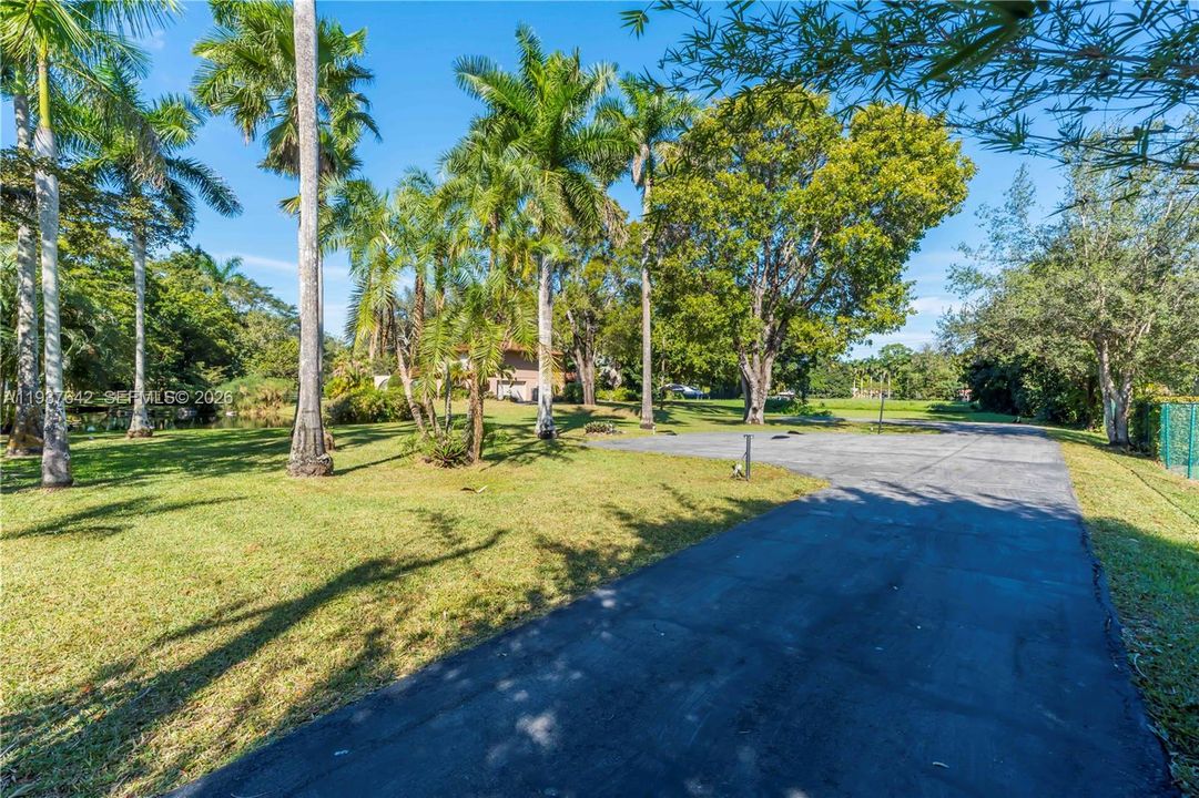 Vendido Recientemente: $3,500,000 (5 camas, 4 baños, 3524 Pies cuadrados)