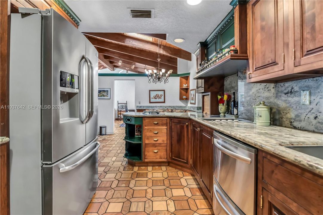 Vendido Recientemente: $3,500,000 (5 camas, 4 baños, 3524 Pies cuadrados)