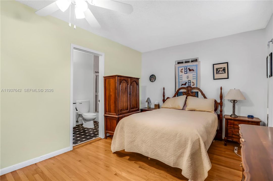 Vendido Recientemente: $3,500,000 (5 camas, 4 baños, 3524 Pies cuadrados)