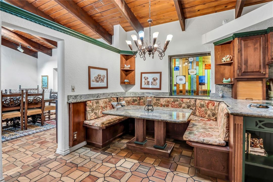 Vendido Recientemente: $3,500,000 (5 camas, 4 baños, 3524 Pies cuadrados)