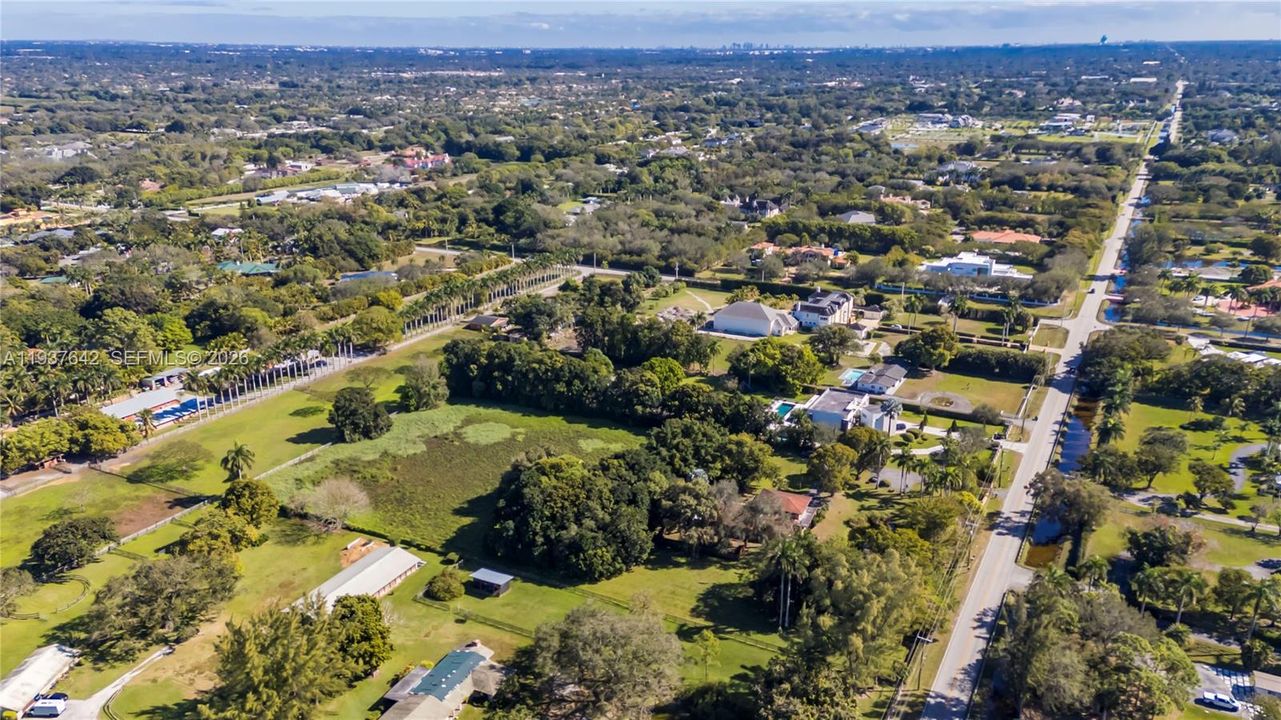 Vendido Recientemente: $3,500,000 (5 camas, 4 baños, 3524 Pies cuadrados)