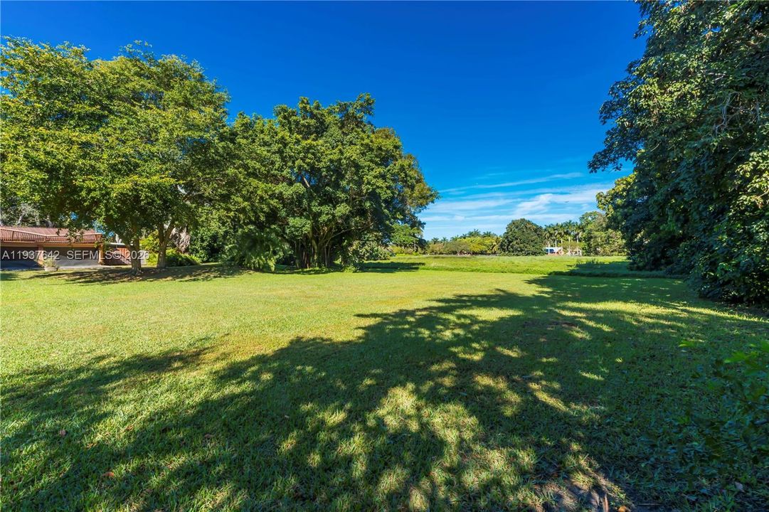 Vendido Recientemente: $3,500,000 (5 camas, 4 baños, 3524 Pies cuadrados)