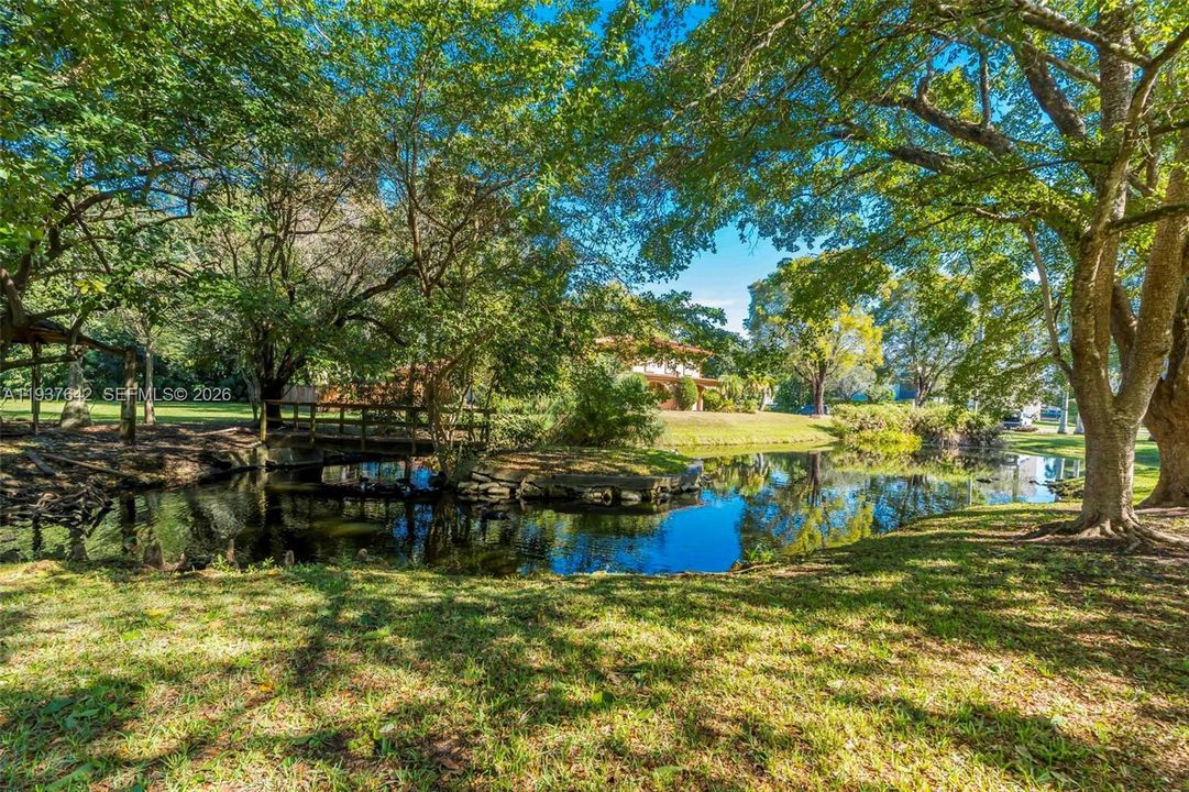 Vendido Recientemente: $3,500,000 (5 camas, 4 baños, 3524 Pies cuadrados)