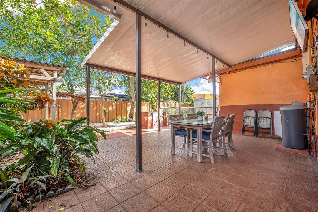 待售: $650,900 (3 贝兹, 3 浴室, 1653 平方英尺)