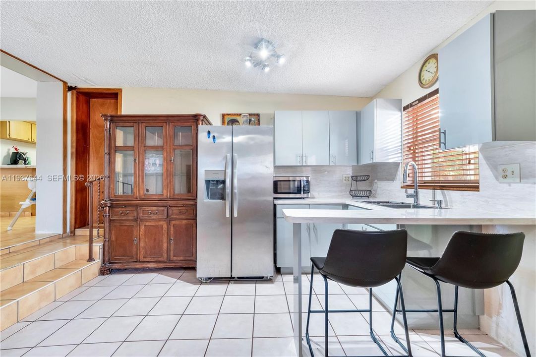 待售: $650,900 (3 贝兹, 3 浴室, 1653 平方英尺)