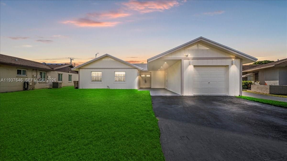 For Sale: $529,000 (4 beds, 3 baths, 1421 Square Feet)