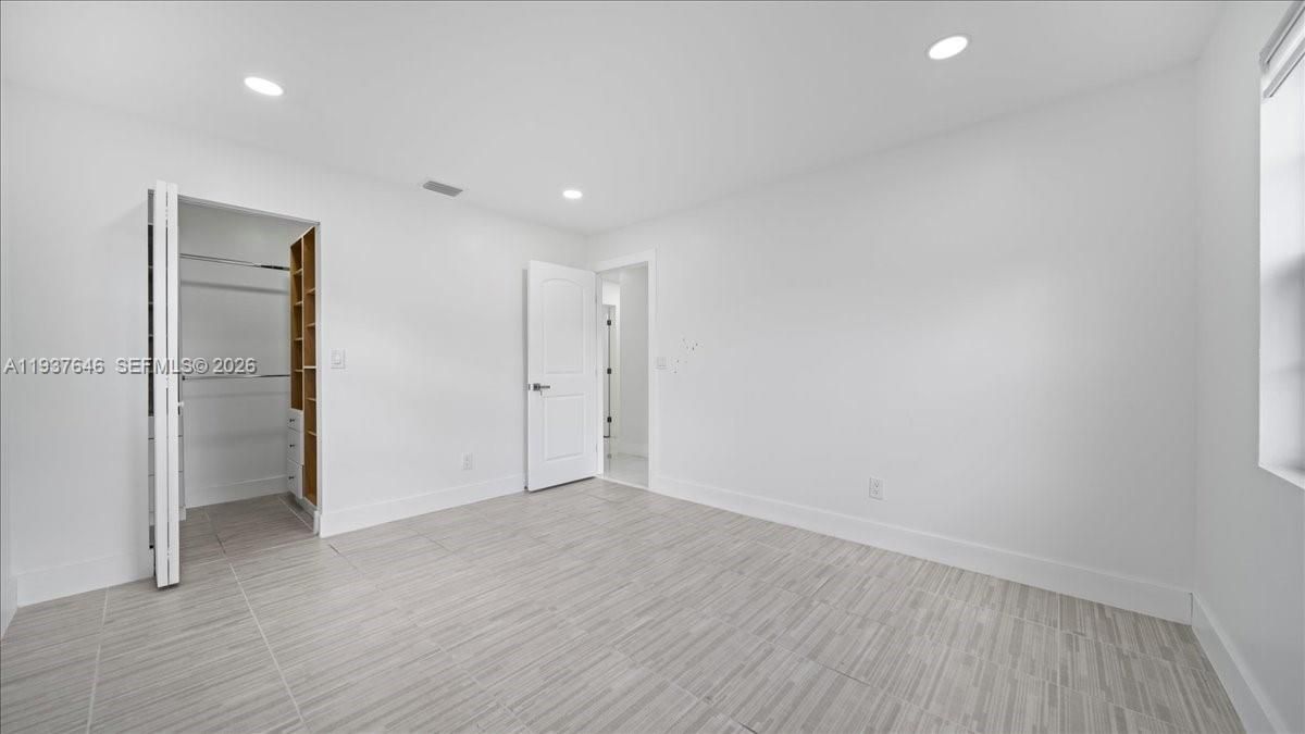 For Sale: $529,000 (4 beds, 3 baths, 1421 Square Feet)