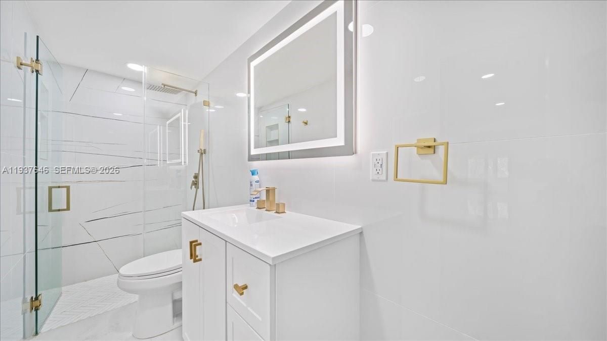 For Sale: $529,000 (4 beds, 3 baths, 1421 Square Feet)