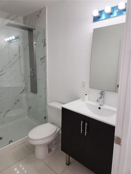 En Venta: $404,000 (4 camas, 3 baños, 1434 Pies cuadrados)