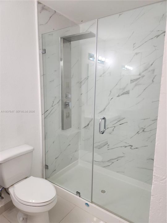 En Venta: $404,000 (4 camas, 3 baños, 1434 Pies cuadrados)