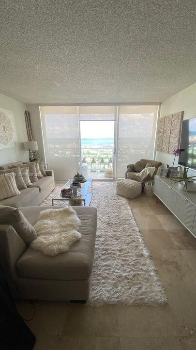 En Venta: $695,000 (1 camas, 1 baños, 746 Pies cuadrados)