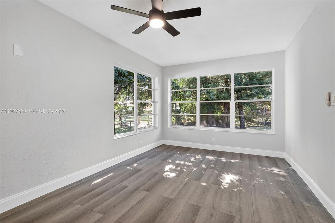 待售: $579,900 (3 贝兹, 2 浴室, 1282 平方英尺)