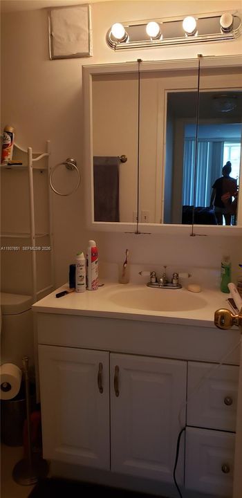 For Sale: $209,900 (1 beds, 1 baths, 820 Square Feet)