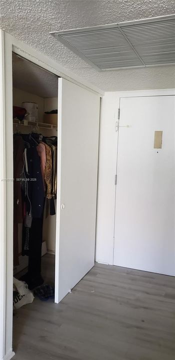 For Sale: $209,900 (1 beds, 1 baths, 820 Square Feet)