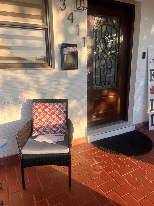 For Rent: $1,850 (1 beds, 1 baths, 2988 Square Feet)