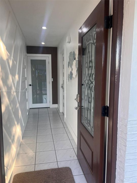 For Rent: $1,850 (1 beds, 1 baths, 2988 Square Feet)