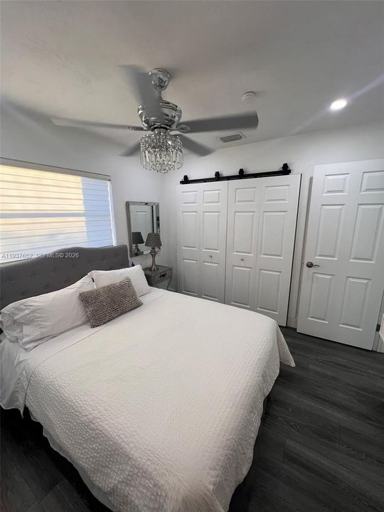 For Rent: $1,850 (1 beds, 1 baths, 2988 Square Feet)