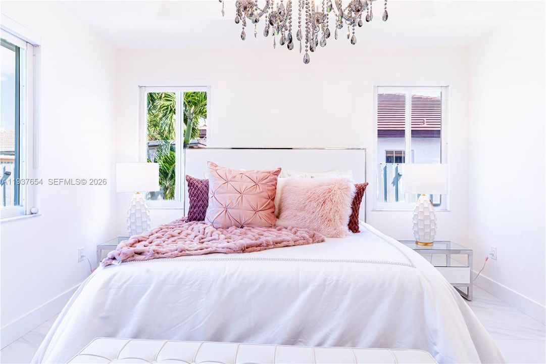 待售: $950,000 (3 贝兹, 3 浴室, 1941 平方英尺)