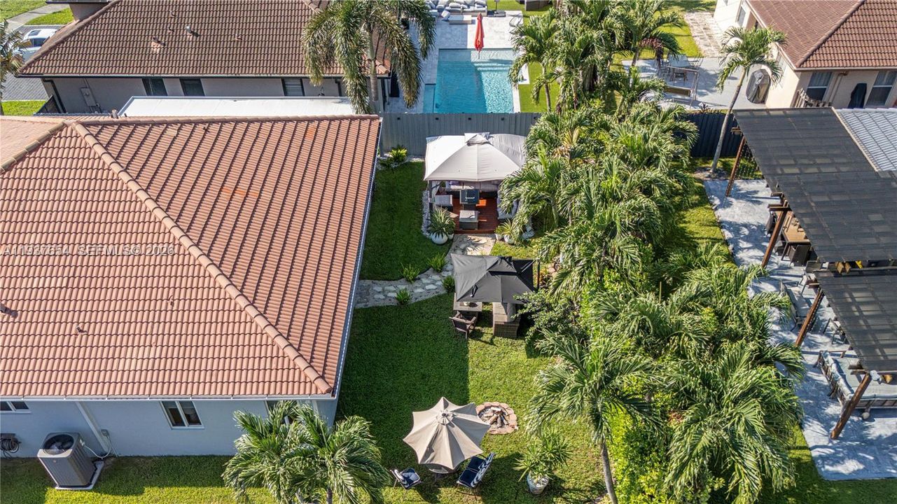 待售: $950,000 (3 贝兹, 3 浴室, 1941 平方英尺)