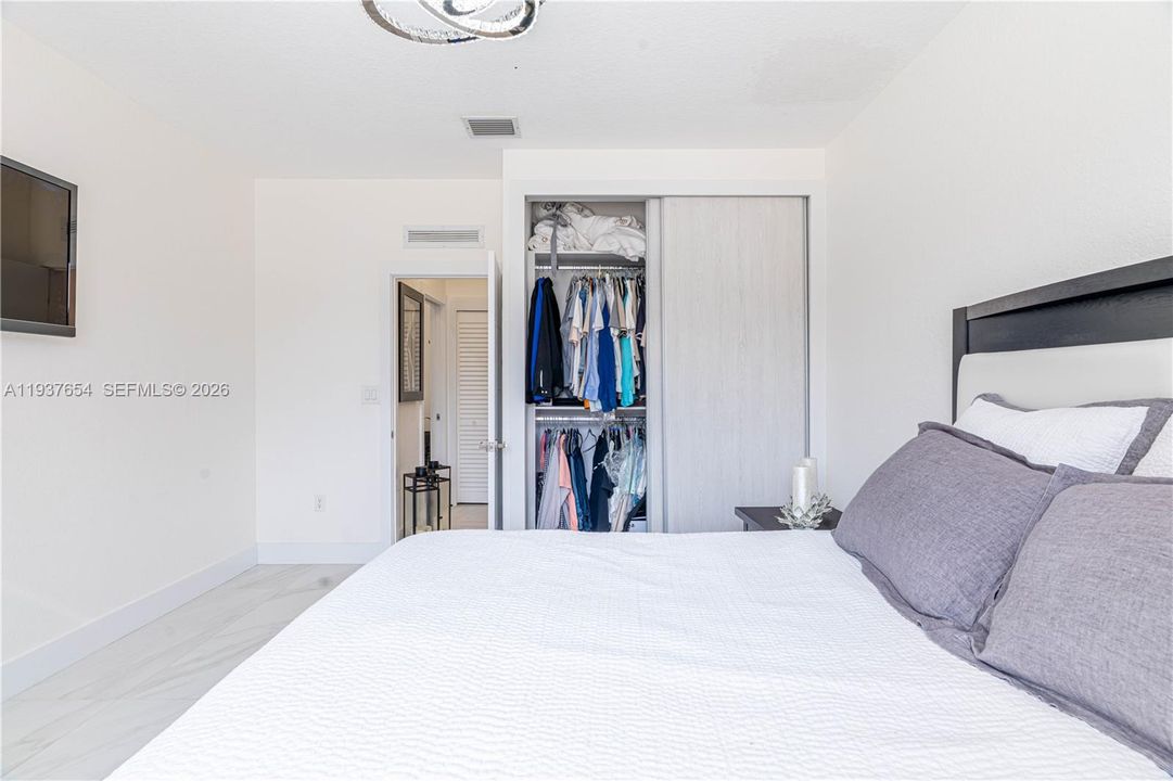 待售: $950,000 (3 贝兹, 3 浴室, 1941 平方英尺)