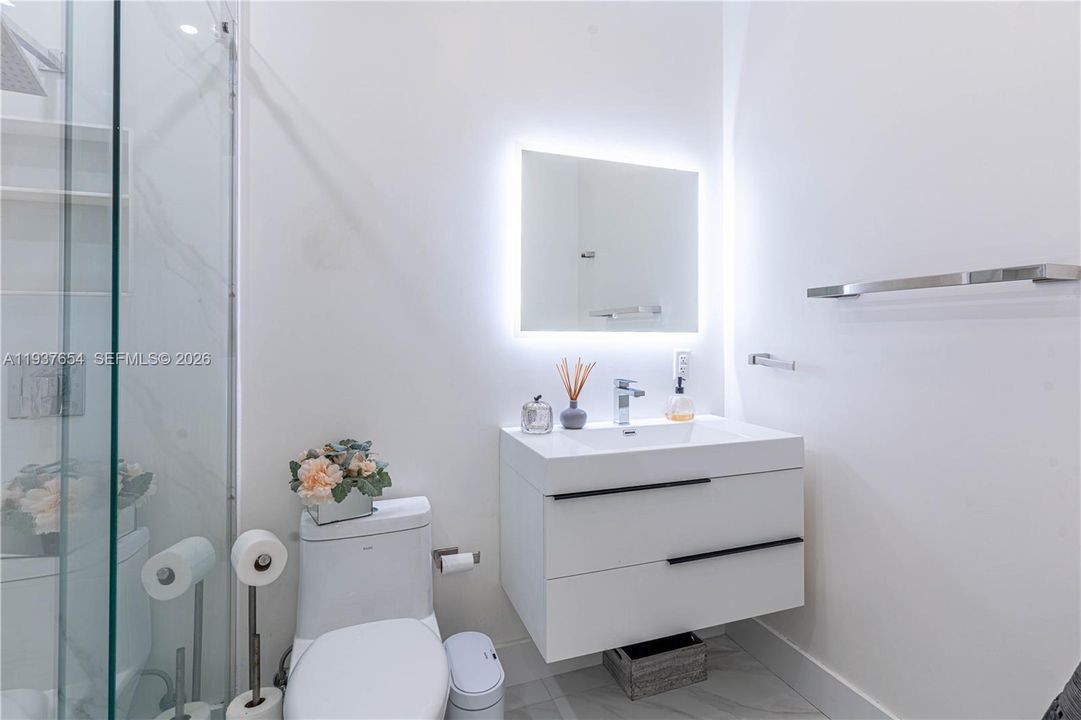 待售: $950,000 (3 贝兹, 3 浴室, 1941 平方英尺)