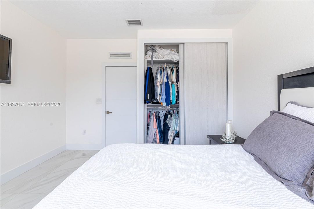 待售: $950,000 (3 贝兹, 3 浴室, 1941 平方英尺)