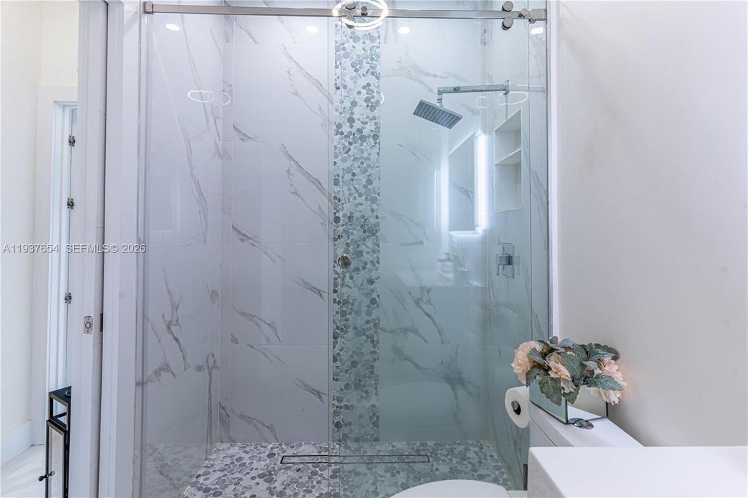 待售: $950,000 (3 贝兹, 3 浴室, 1941 平方英尺)