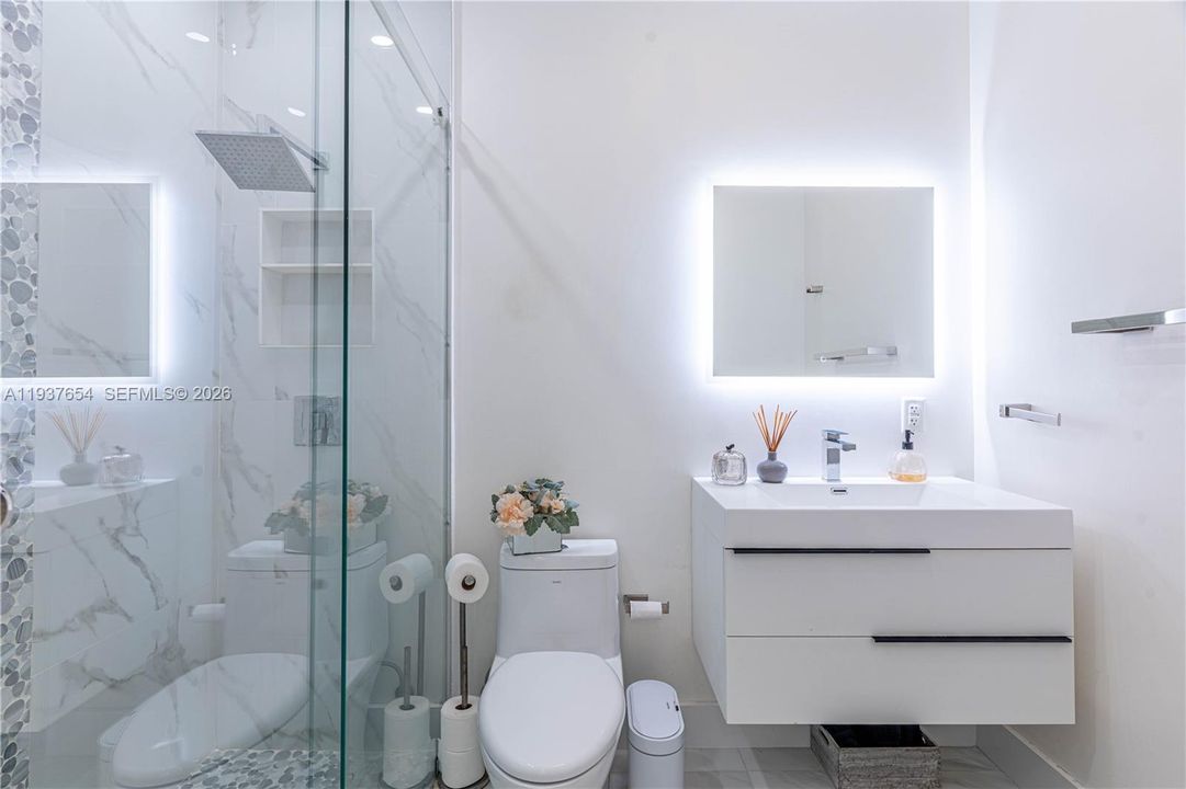 待售: $950,000 (3 贝兹, 3 浴室, 1941 平方英尺)