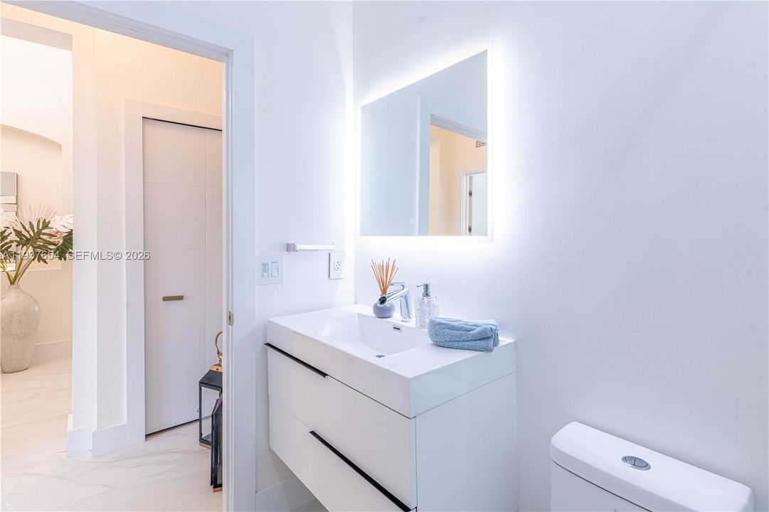 待售: $950,000 (3 贝兹, 3 浴室, 1941 平方英尺)