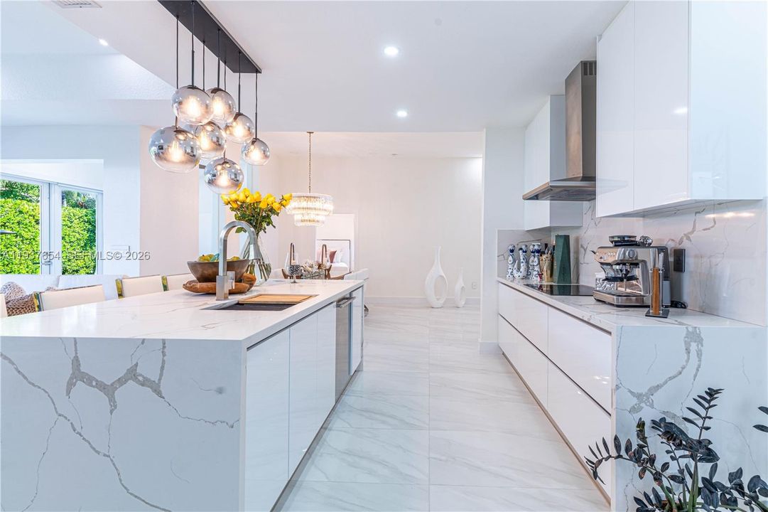 待售: $950,000 (3 贝兹, 3 浴室, 1941 平方英尺)