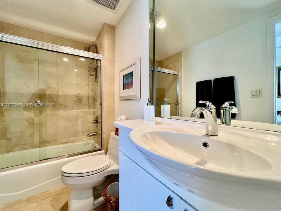 En Venta: $2,100,000 (3 camas, 3 baños, 2078 Pies cuadrados)