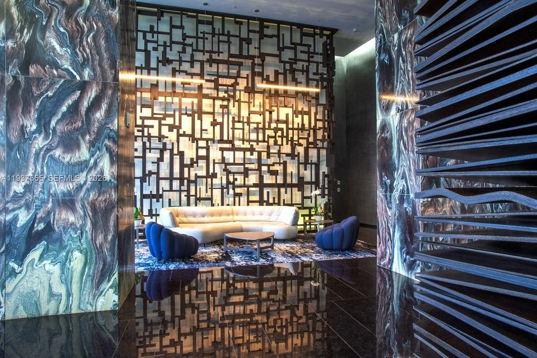 En Venta: $2,100,000 (3 camas, 3 baños, 2078 Pies cuadrados)